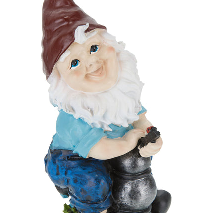 Nain de jardin avec pompe à eau