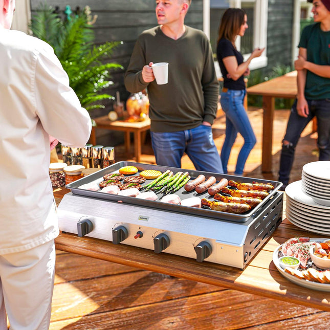Gasgrill mit 4 Brennern, verstellbaren Beinen und Kochfeld