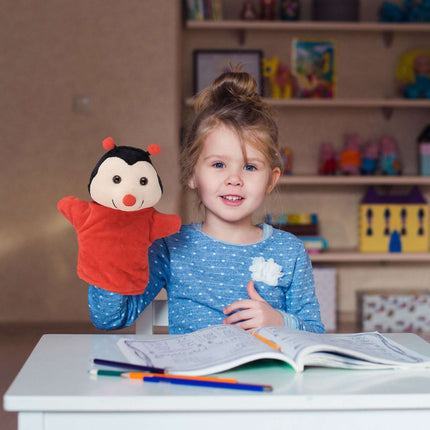 Marionnettes à main avec des animaux pour enfants
