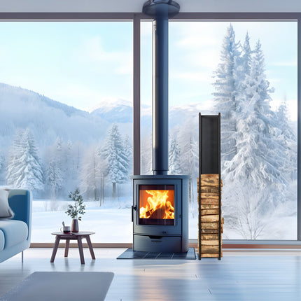 Hohes Holzregal mit Rückwand