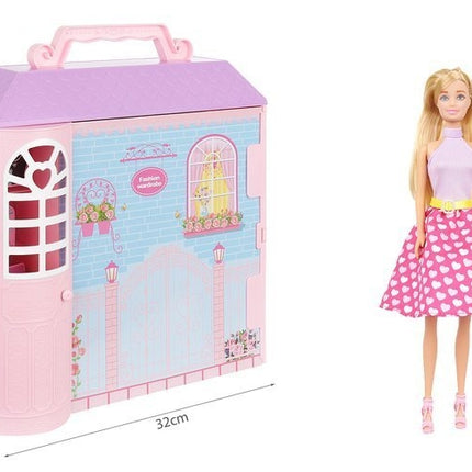 Haus mit Kleidung + Puppe 