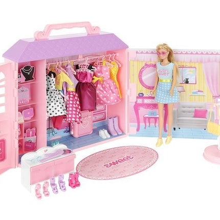 Haus mit Kleidung + Puppe 
