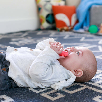 Infantino Lil´ Nibbles Vibrating Teether- Apple
