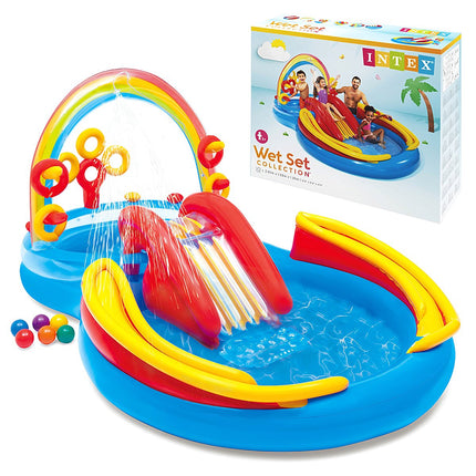 Aufblasbarer Regenbogen-Wasserspielplatz mit Rutsche und Springbrunnen