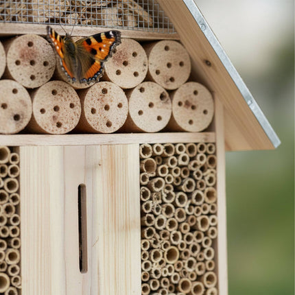 Insektenhotel mit Ständer – Wetterfestes Metalldach