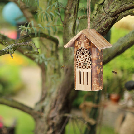 Insektenhotel für Bienen & Schmetterlinge