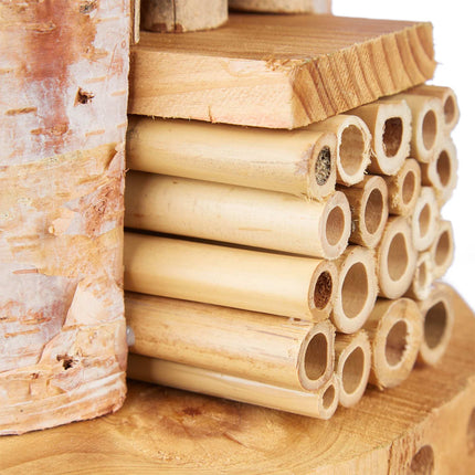 Insektenhotel für Bienen mit Gründach