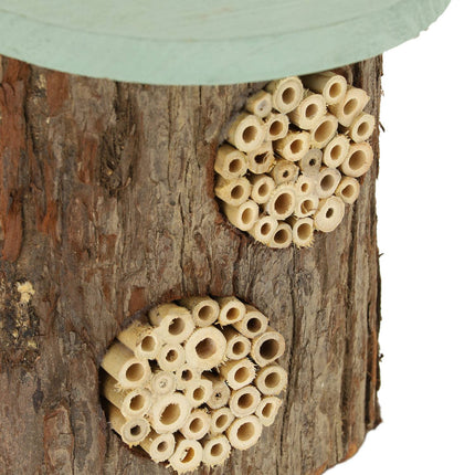 Insektenhotel mit separaten Nisthöhlen