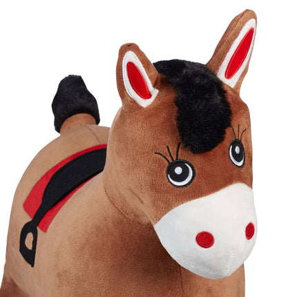 Skákací kůň s čepicí