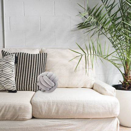 Knot cushion solid color