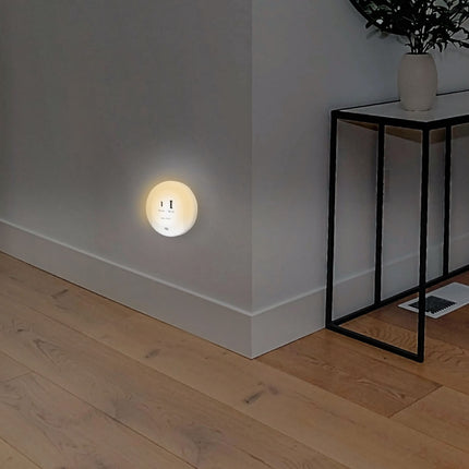 LED Night Light with Dusk Sensor and 18W USB Charger