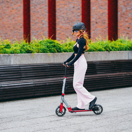 LED-Scooter mit verstellbarem Lenker, faltbares Design