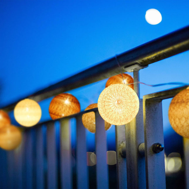 LED Lichterkette mit 10 Kugeln