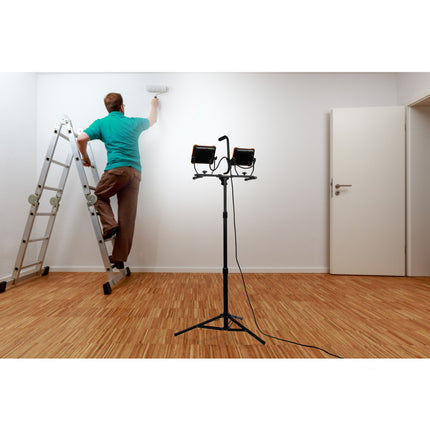 LED pracovní lampa se stativem 2 x 30W