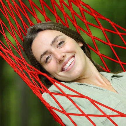 Light mesh hammock in red