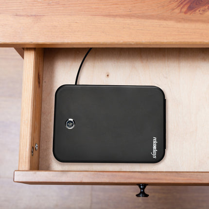 Lockable safety box
