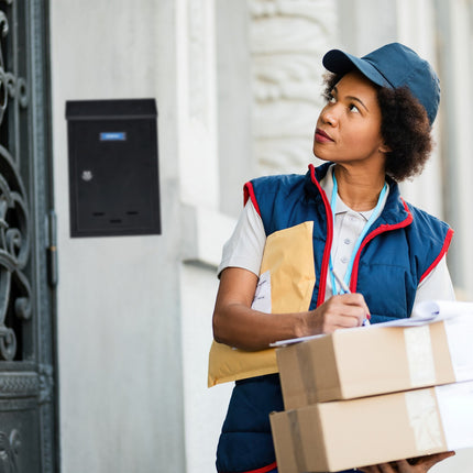 Briefkasten mit Namensschild