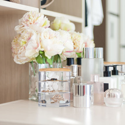 Makeup storage with 3 compartments