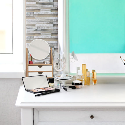 Make-up-Aufbewahrung mit Spiegel