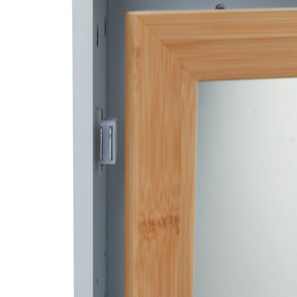 Spiegelschrank mit Handtuchhalter