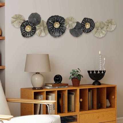 Moderne metalen wanddecoratie - zwart en goud, 134 x 7 x 29 cm