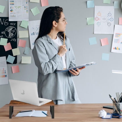 Monitorständer im Industriedesign