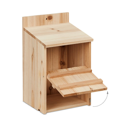 Nest for nesting birds in semi-cavities