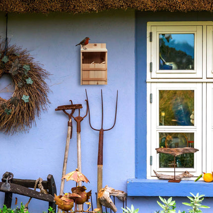 Nest for nesting birds in semi-cavities
