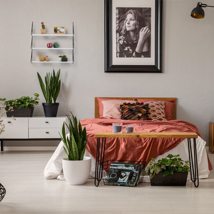Open wall shelf with 3 shelves