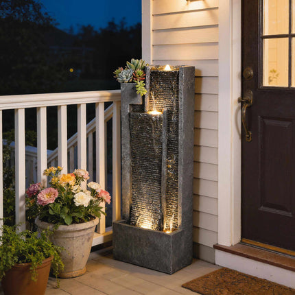 Gartenbrunnen aus Kunstharz mit Pflanzgefäß und LED-Beleuchtung