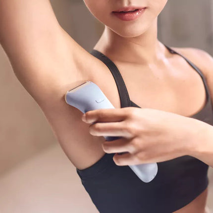 Philips 8000 Series Cordless Epilator Wet & Dry, Opti-Light, 3 Accessories