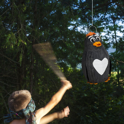 Pinata penguin