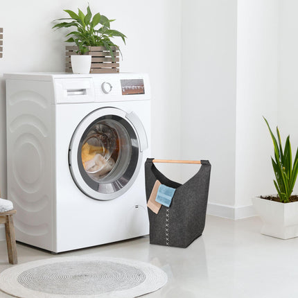 Portable laundry box in felt