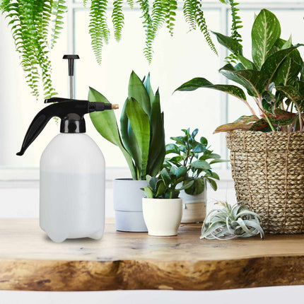 Pressure sprayer 2 liters black