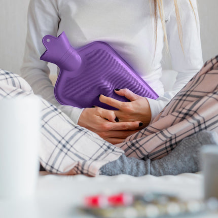 Lila Wärmflasche 2L, auslaufsicher, Schmerzlinderung