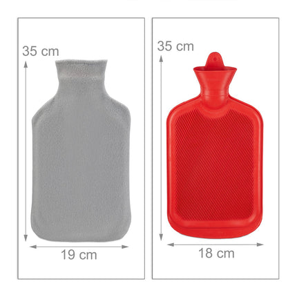 Rote Wärmflasche mit grauem Bezug