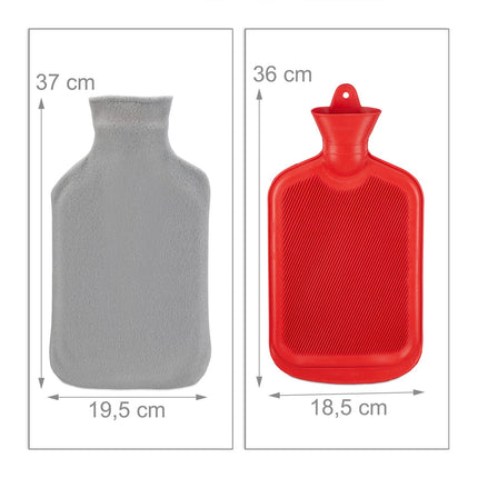 Rote Wärmflasche mit grauem Bezug