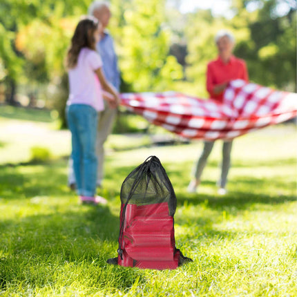 Rotes Würfelspiel mit Tasche