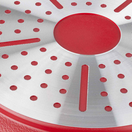Red wok with lid
