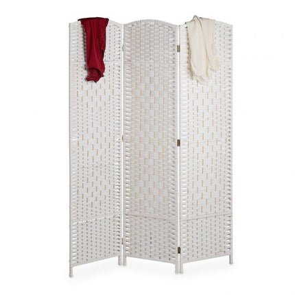 Screen wall with 3 panels