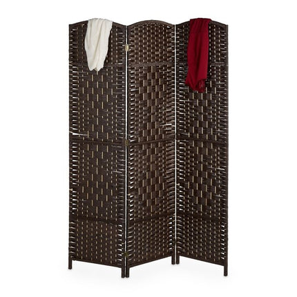 Screen wall with 3 panels