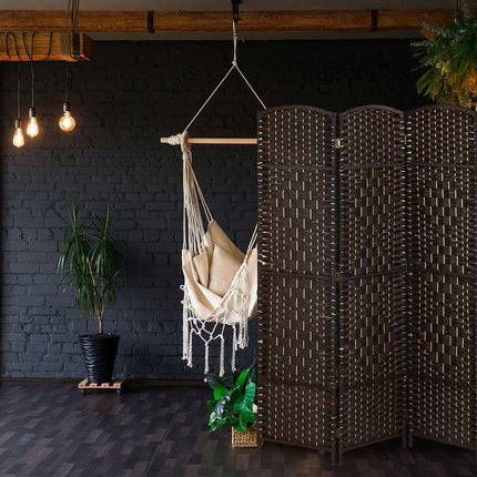Screen wall with 4 panels