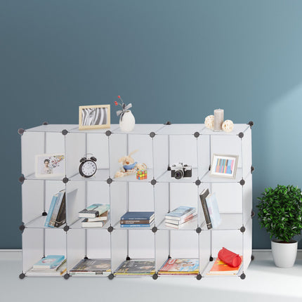 Screwless plastic shelves with 15 compartments