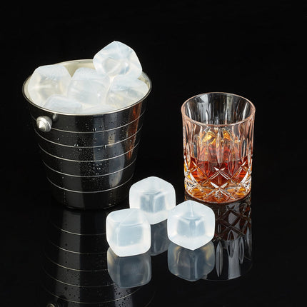 Set mit 50 wiederverwendbaren Eiswürfeln