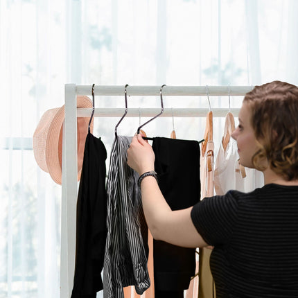 Set schwarze Hosenbügel mit Anti-Rutsch-Schutz