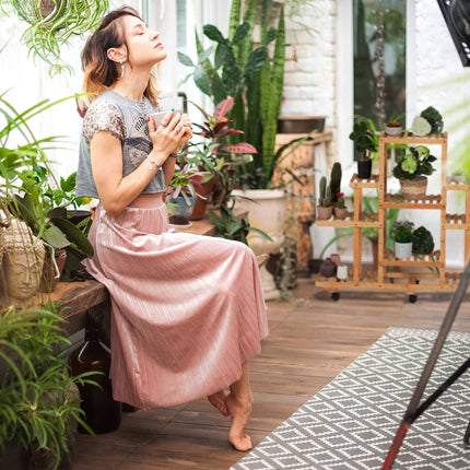 Pflanzenregal aus Bambus mit Rädern