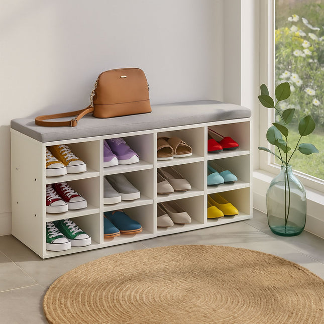 Schuhbank mit Kissen und Staufächern