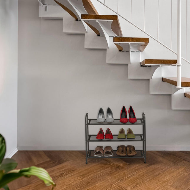 Schuhregal aus schwarzem Metall