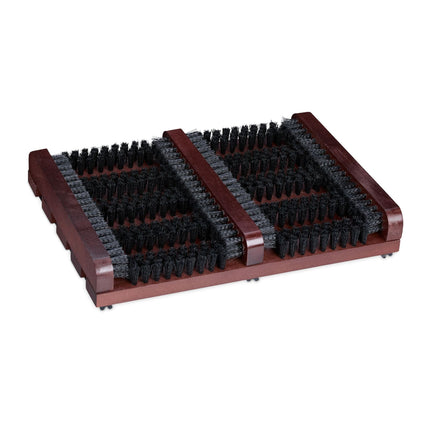Schuhwaschen mit Bürsten