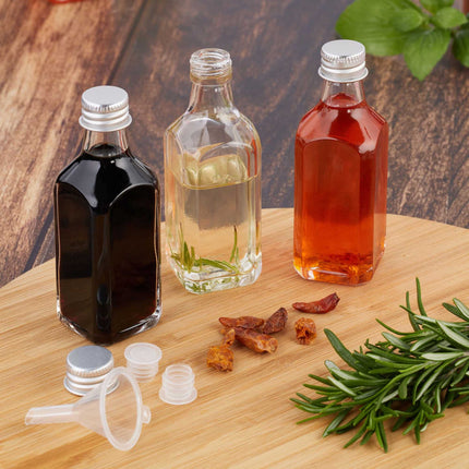 Petites bouteilles dans un ensemble